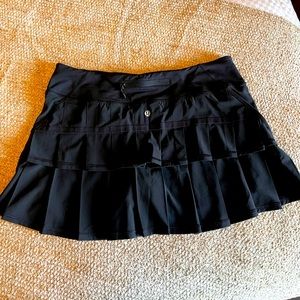 LuluLemon Pleated Skirt With Shorts Size 8